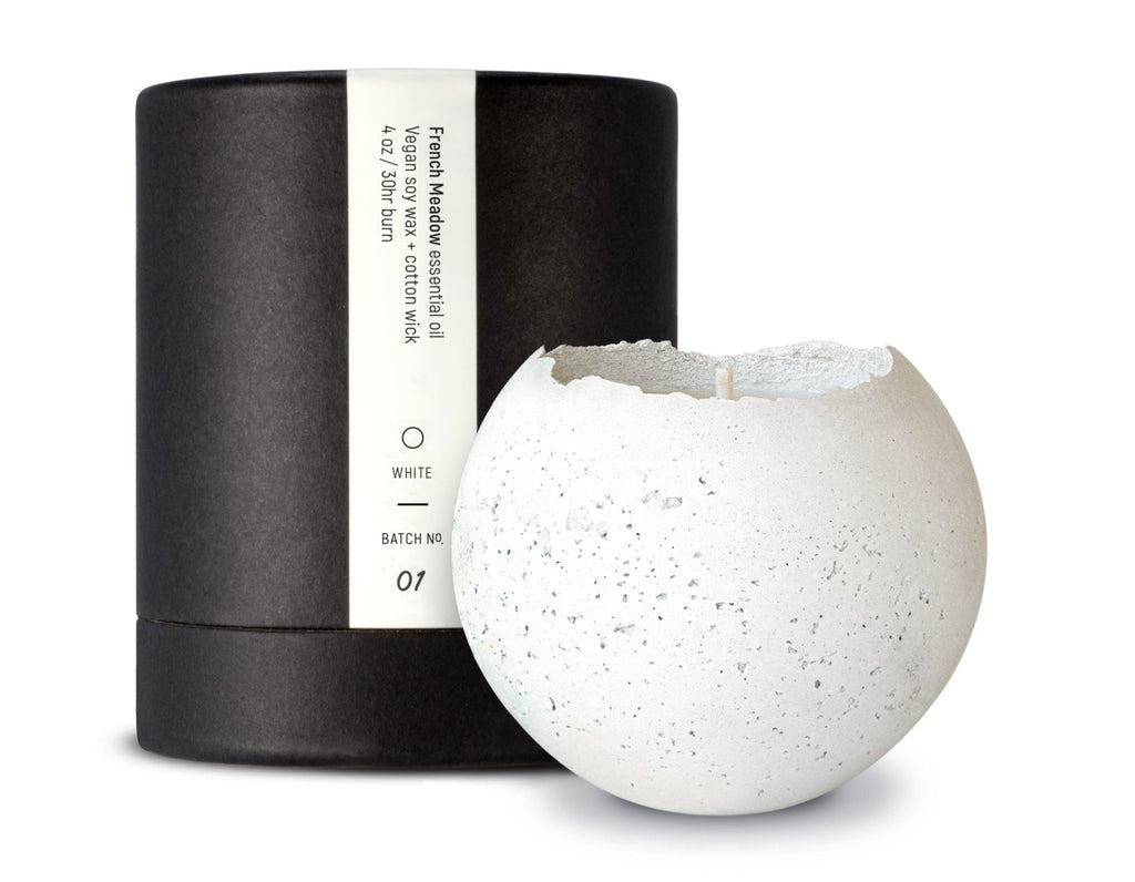 Konzuk - Orbis Medium Concrete Candle - White